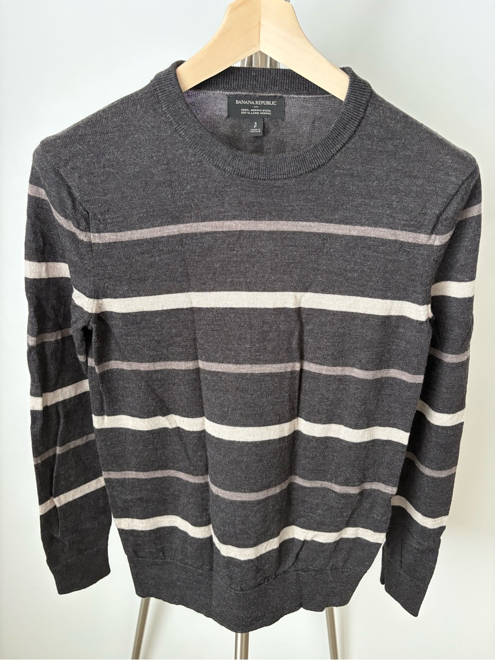 Banana Republic Gray and Cream Crewneck Sweater Merino Wool